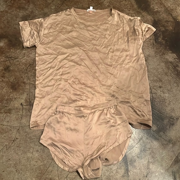 Lunya 100% Silk Tee Set in tan Oversized Luxury Sleepwear XS/S. - Picture 1 of 2